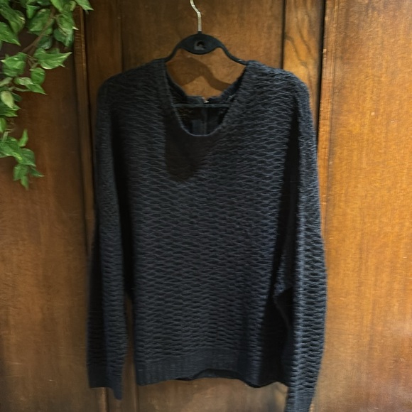 Black Loose Knit Pullover Sweater - Picture 6 of 7